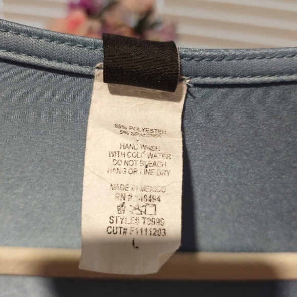 Sexy Women's Cropped Tops Large With Solid Front Tie - Picture 8 of 13